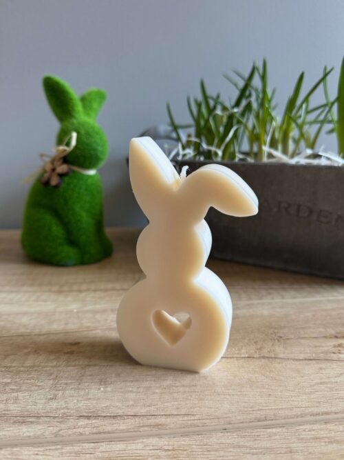 Świeca sojowa w kształcie zajączka z oklapniętym uszkiem
