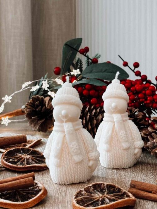 świąteczna świeca sojowa w kształcie bałwanka